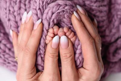 Ombre baby boomer nechty s gél lakom